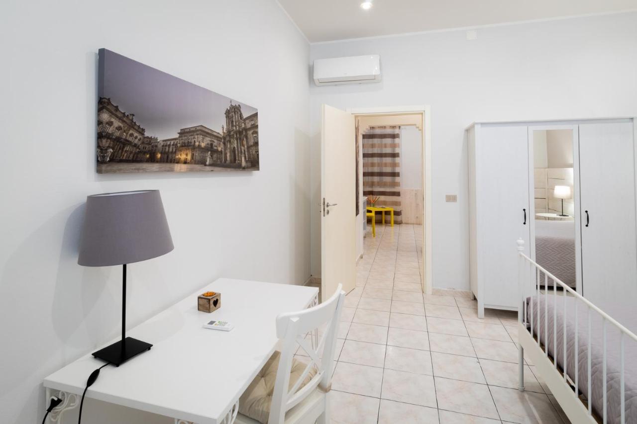 Syracuseapartments Il Piave Di Siracusa Appartamento Per 6 Persone Vicino Ad Ortigia A 200M Dal Mare エクステリア 写真